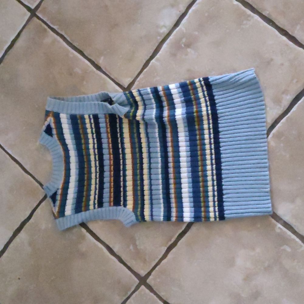 Sweater - Picture 2 of 2